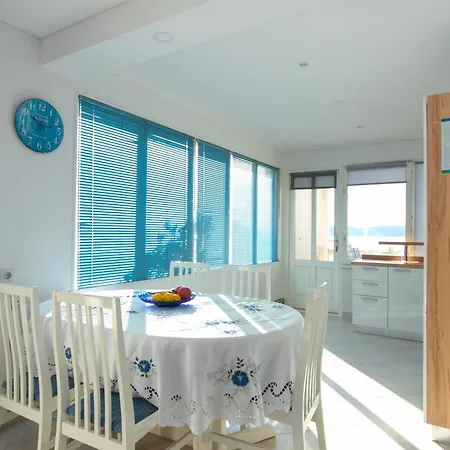 Appartement 4 *