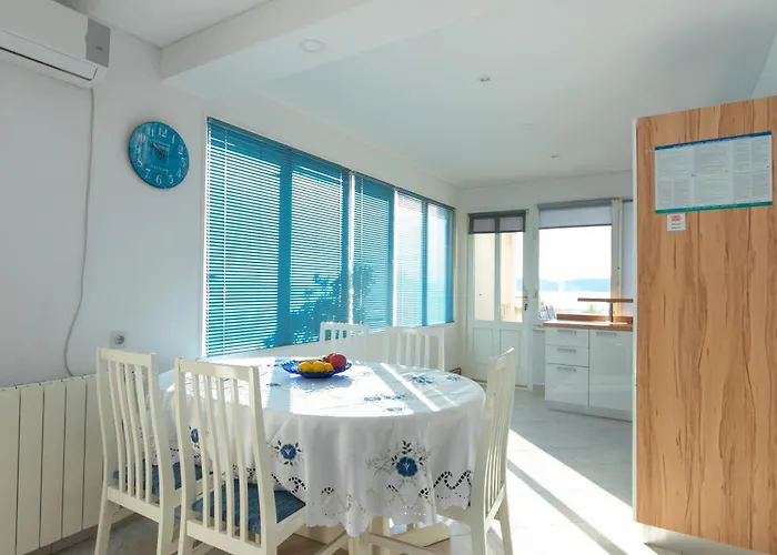 Appartement 4 *